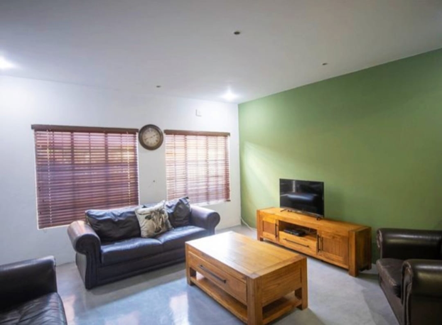 5 Bedroom Property for Sale in Safari Gardens North West